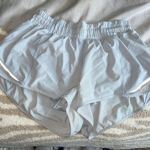 Blue linen lululemon hotty hot 2.5 shorts